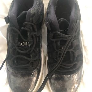 JORDAN 11s